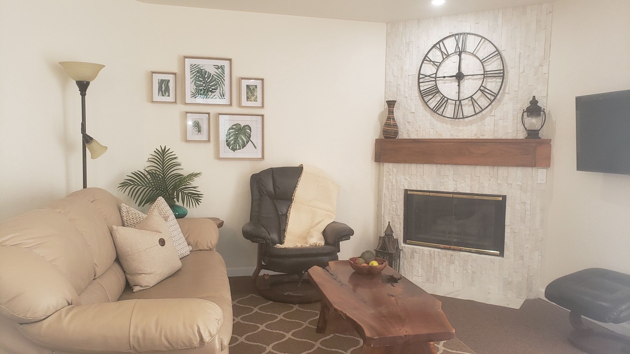 Photo of Livingroom in Englewood