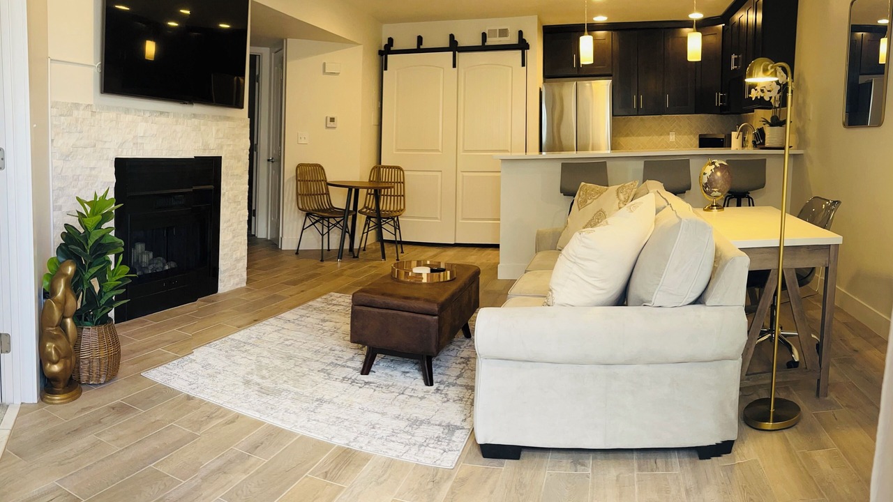 Photo of Livingroom in Foothills