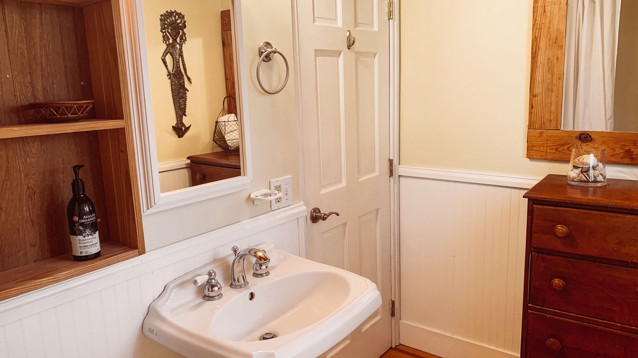Photo of Bathroom in Freeland
