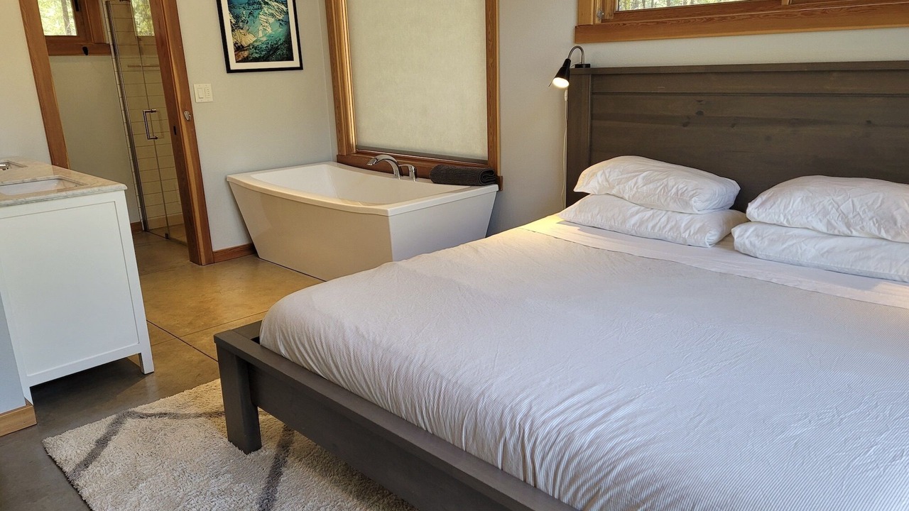 Photo of Bedroom in Mazama