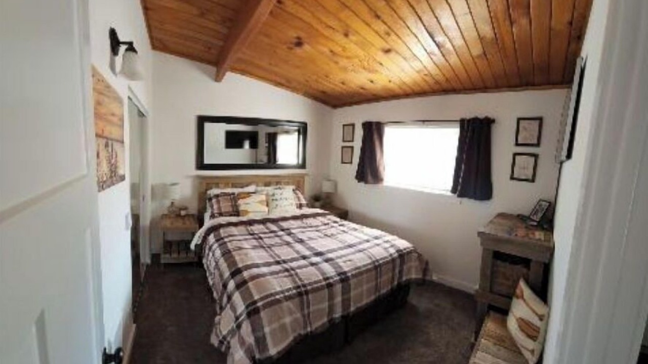 Photo of Bedroom in Beverly
