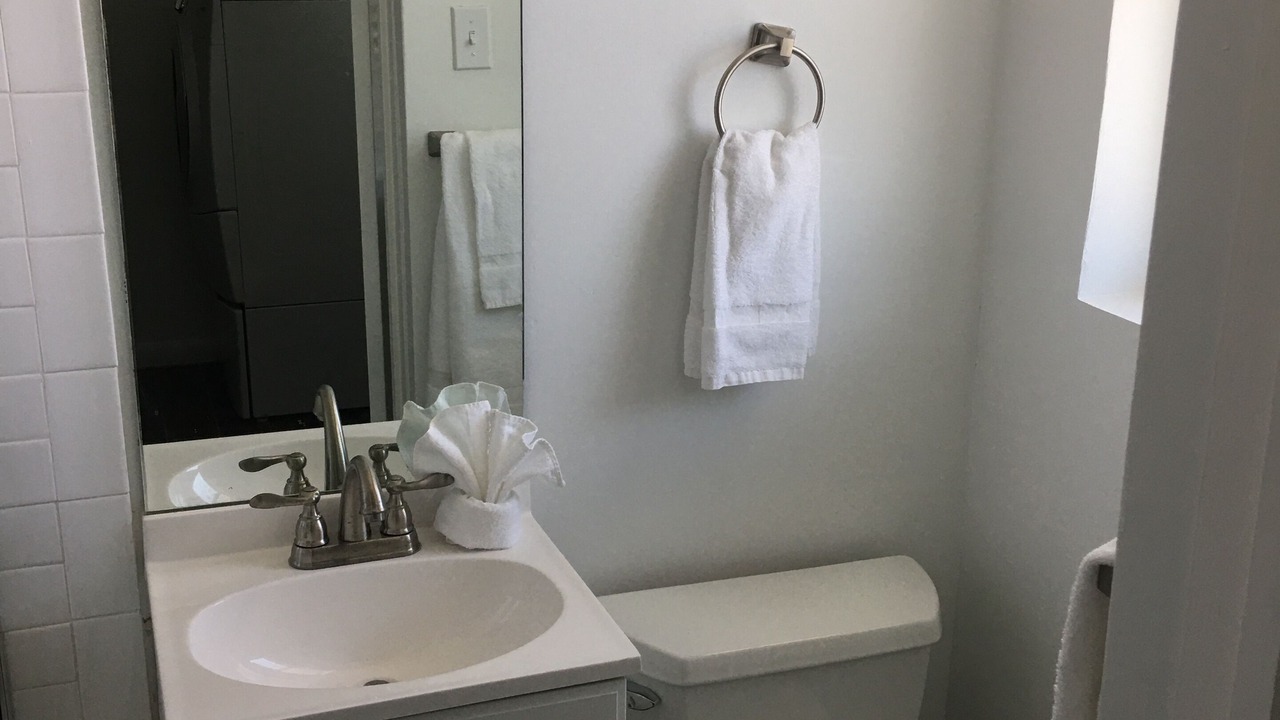 Photo of Bathroom in Mission Hills South