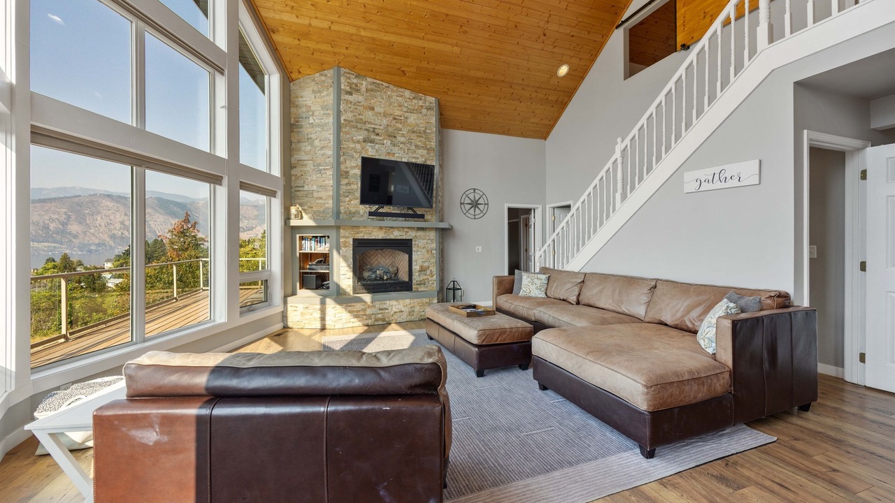 Photo of Livingroom in Manson
