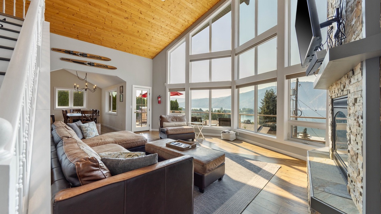 Photo of Livingroom in Manson