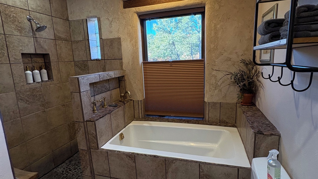 Photo of Bathroom in Canoncito