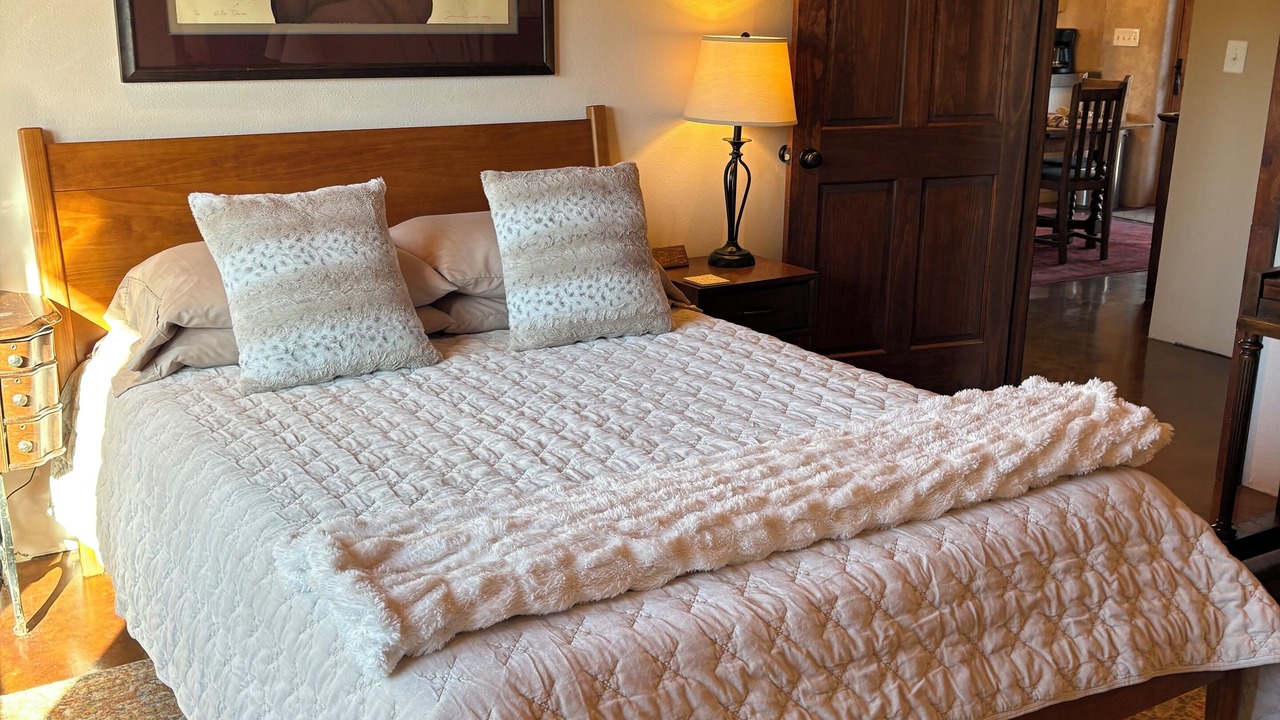 Photo of Bedroom in Canoncito