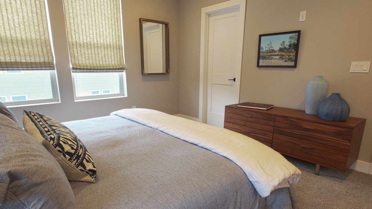 Photo of Bedroom in Lincoln Park
