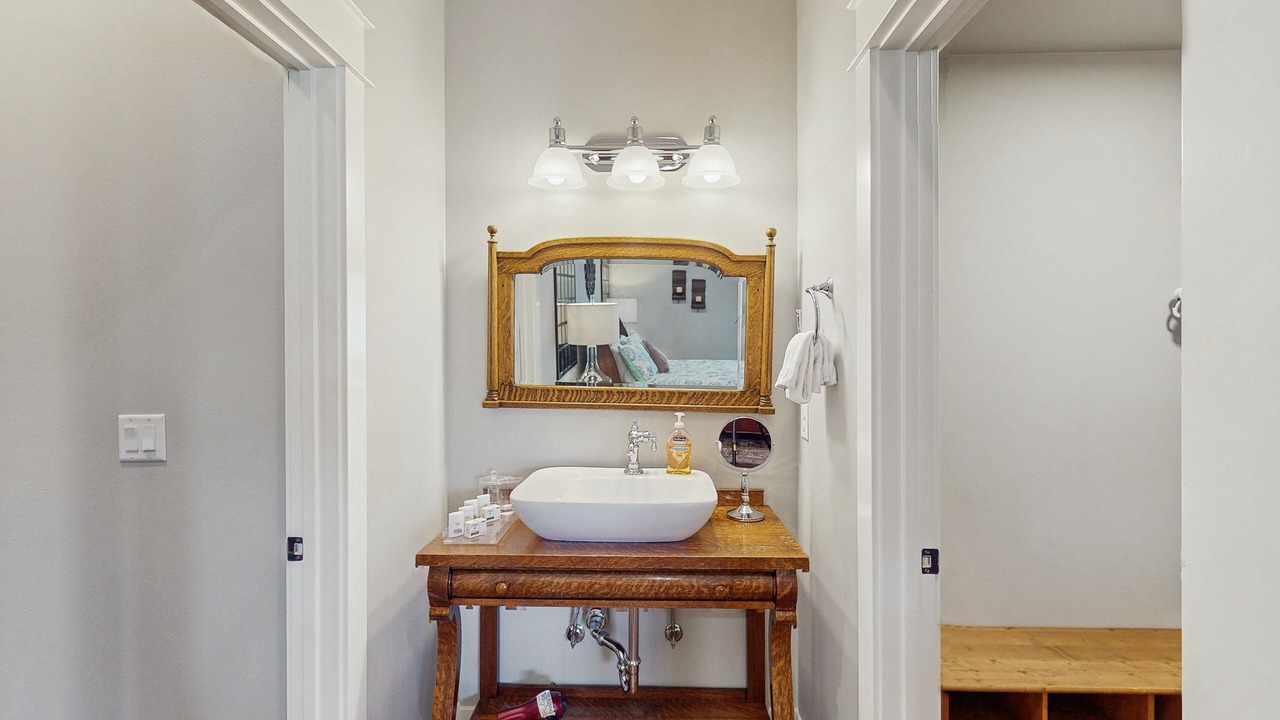 Photo of Bathroom in Manson