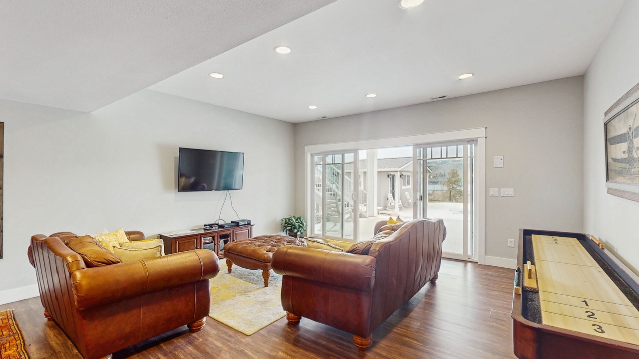 Photo of Livingroom in Manson