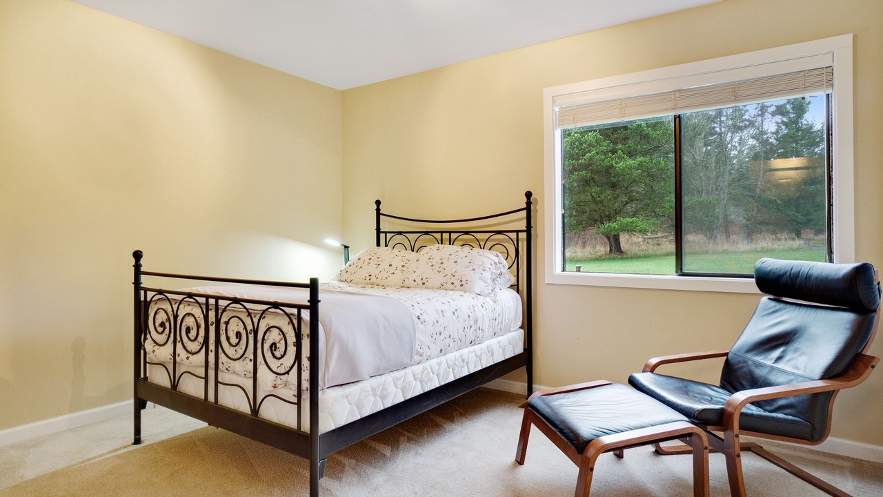 Photo of Bedroom in Lopez Island