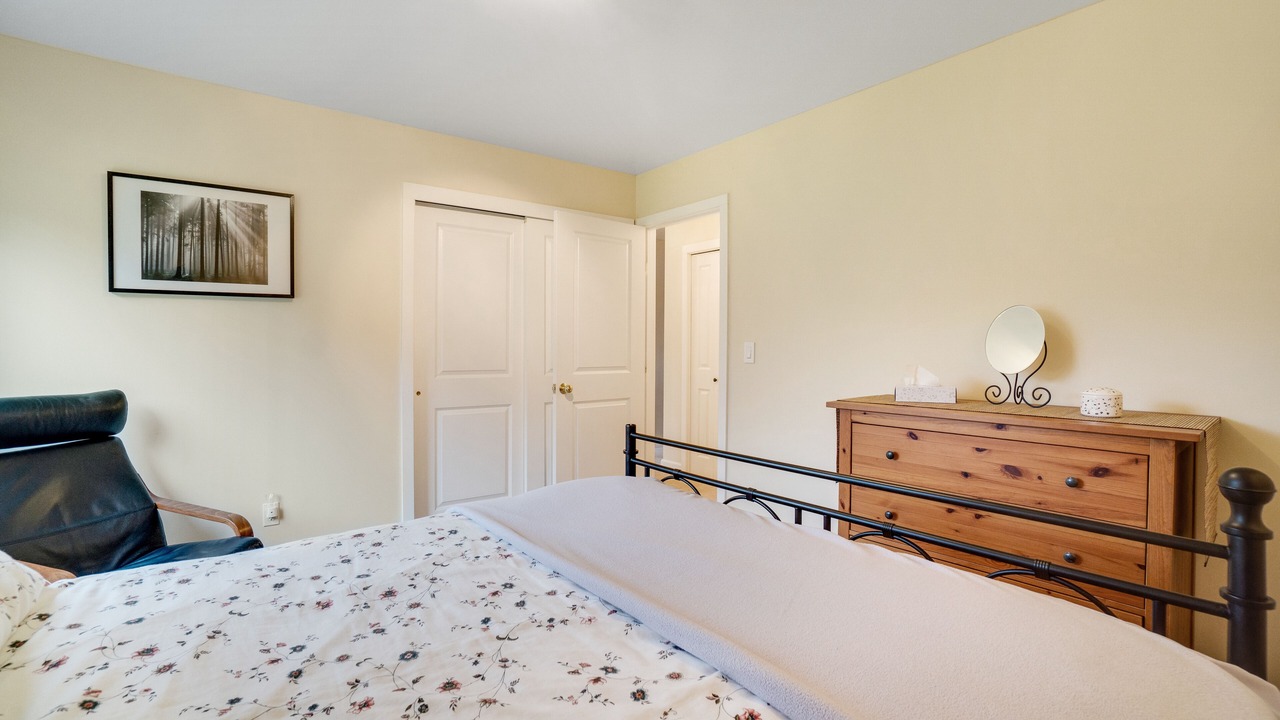 Photo of Bedroom in Lopez Island