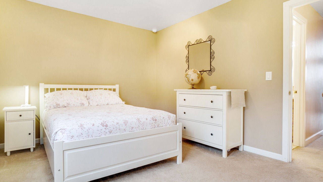 Photo of Bedroom in Lopez Island
