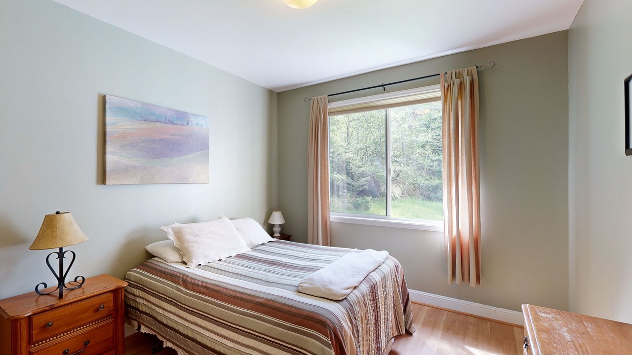 Photo of Bedroom in Lopez Island