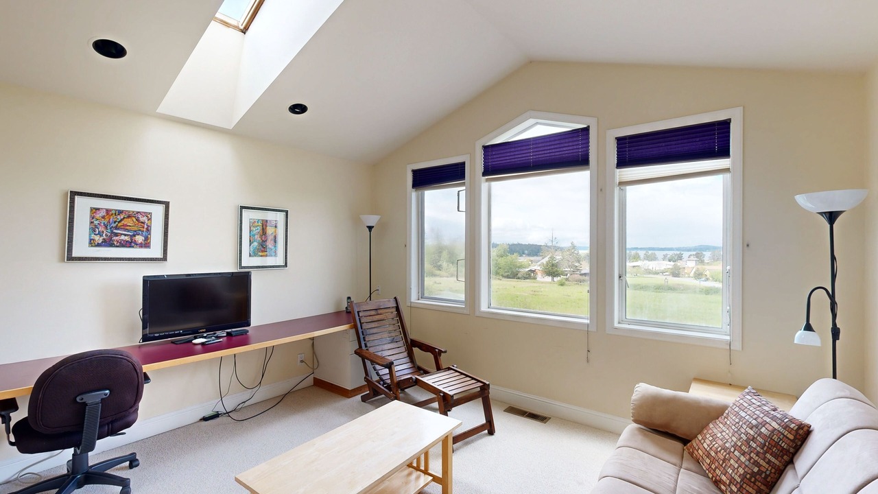 Photo of Livingroom in Lopez Island