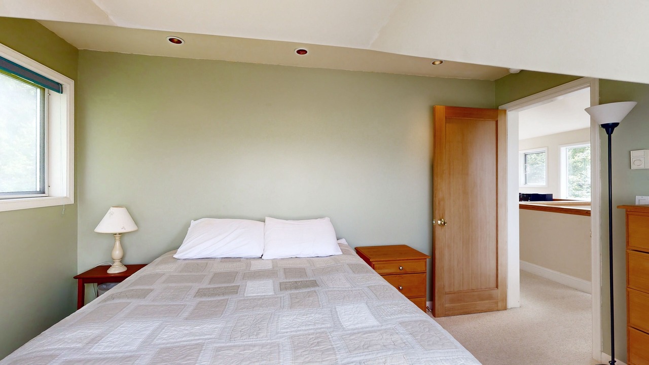 Photo of Bedroom in Lopez Island