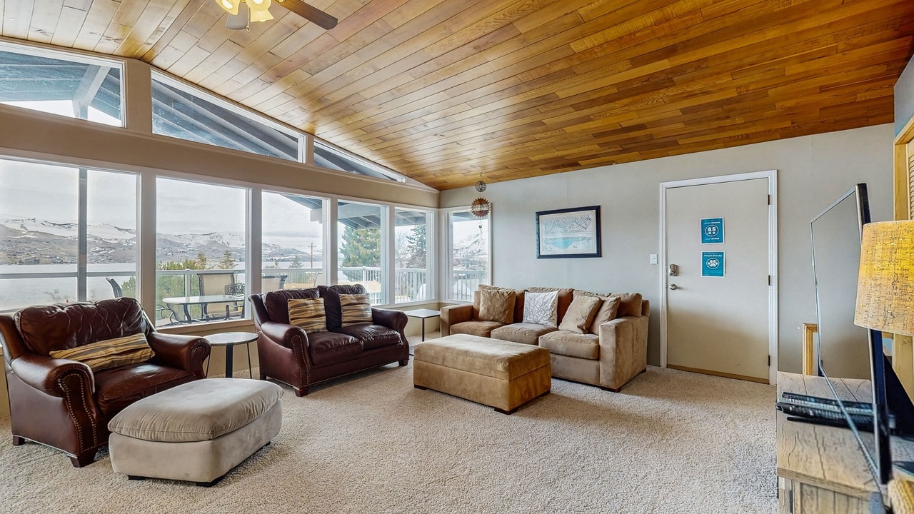 Photo of Livingroom in Chelan