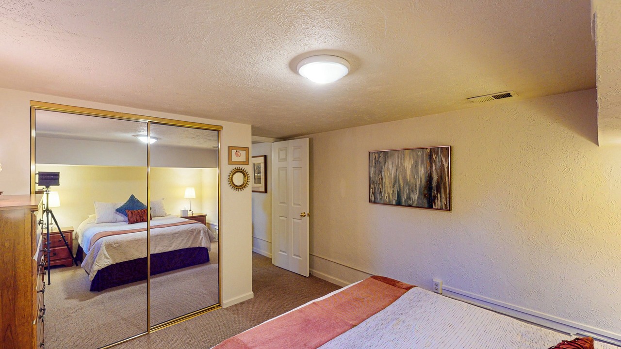 Photo of Bedroom in Lincoln Park