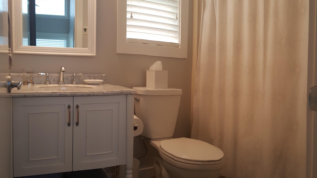 Photo of Bathroom in Oak Harbor