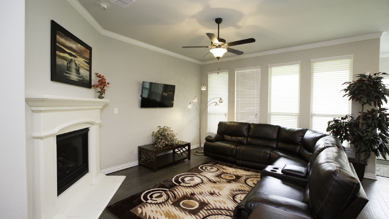 Photo of Livingroom in Las Colinas