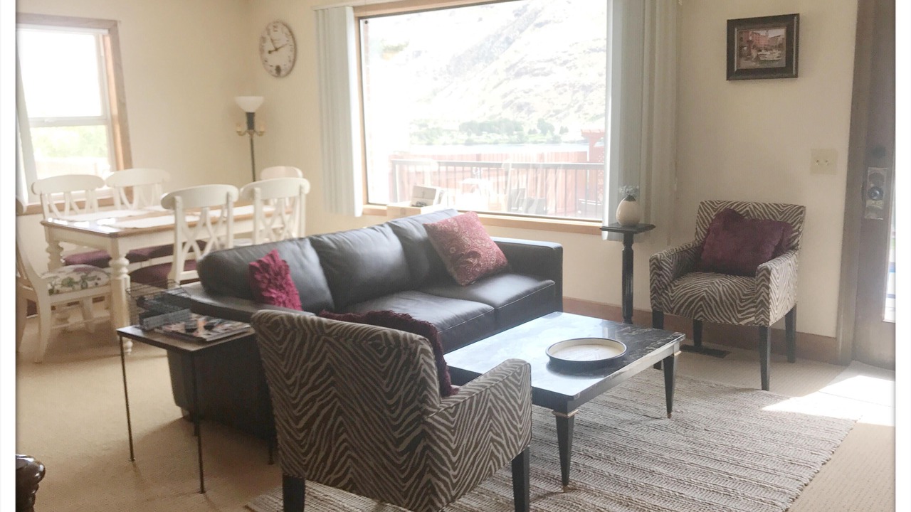 Photo of Livingroom in Chelan Falls