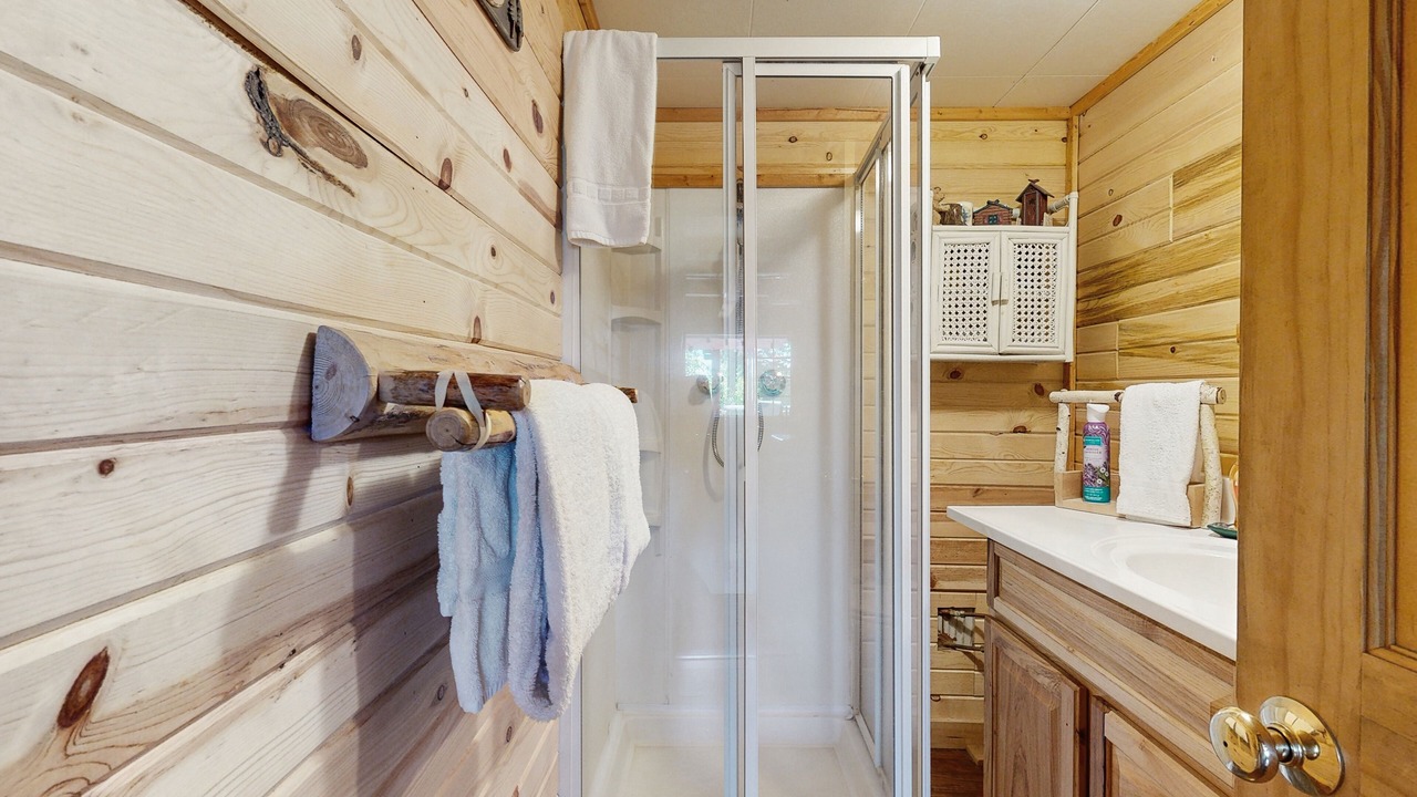 Photo of Bathroom in Cascade