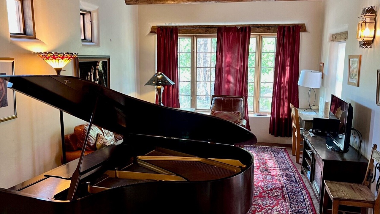 Photo of Livingroom in Alamedan Valley