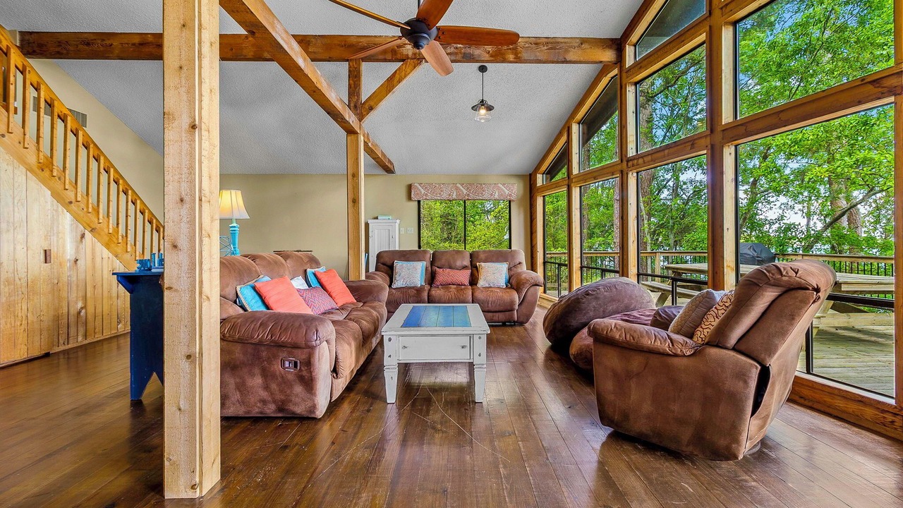 Photo of Livingroom in Pointblank