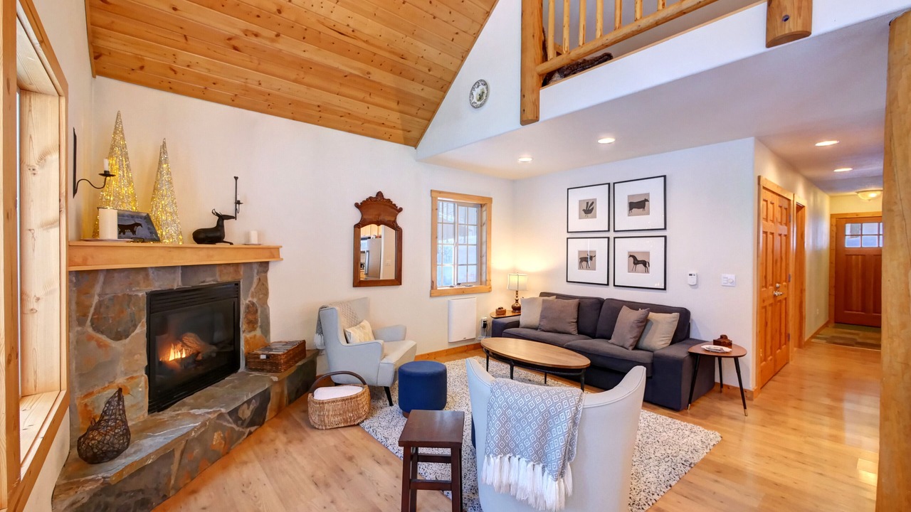 Photo of Livingroom in Winthrop