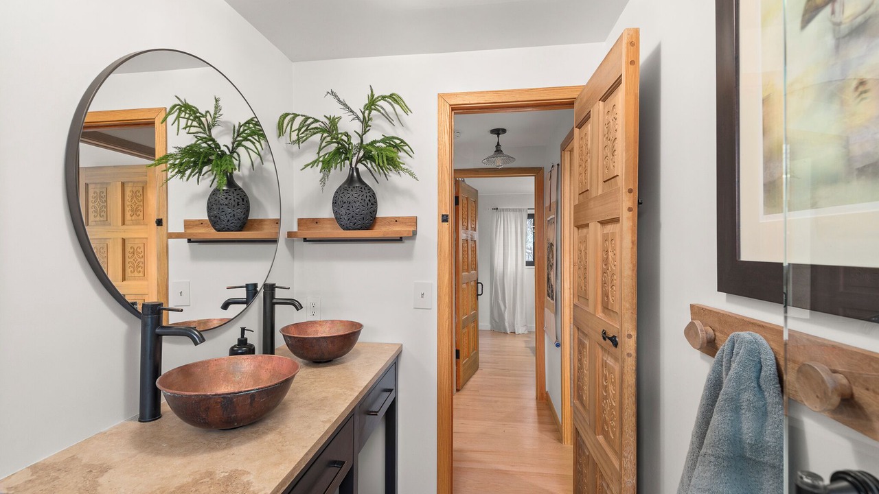 Photo of Bathroom in Table Mesa