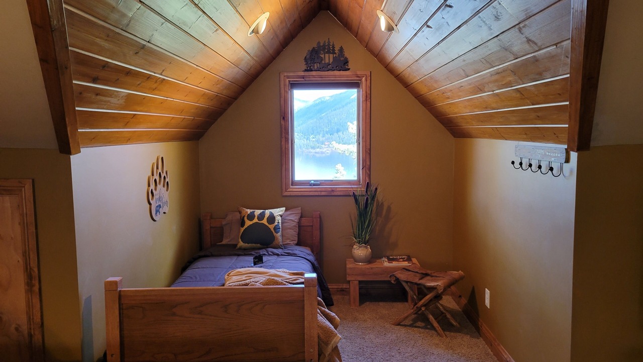 Photo of Bedroom in Grand Lake