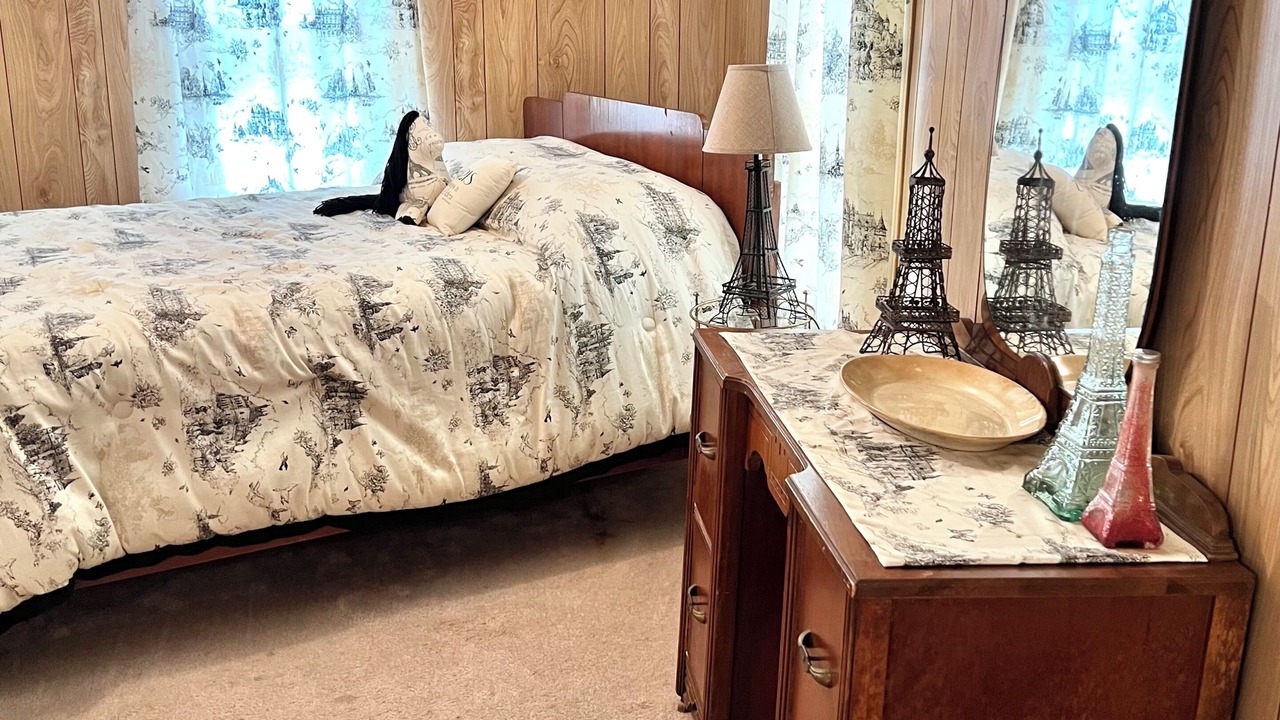 Photo of Bedroom in Thomas