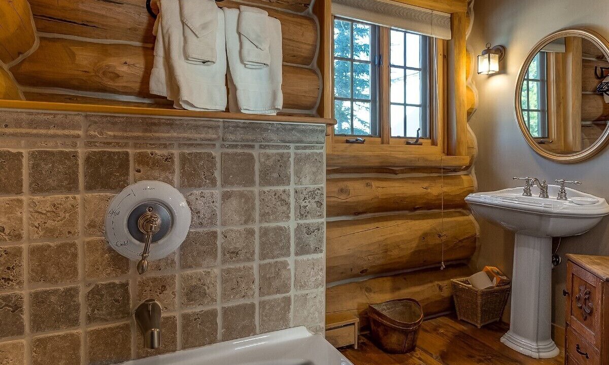 Photo of Bathroom in Fairway Meadows