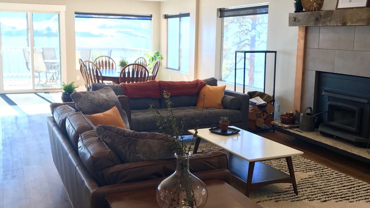 Photo of Livingroom in Okanogan County