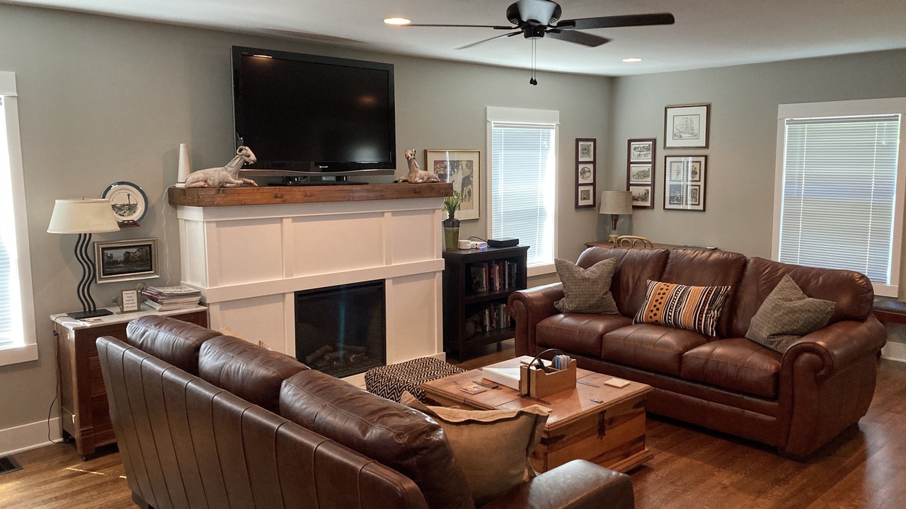 Photo of Livingroom in Seattle Metro Area
