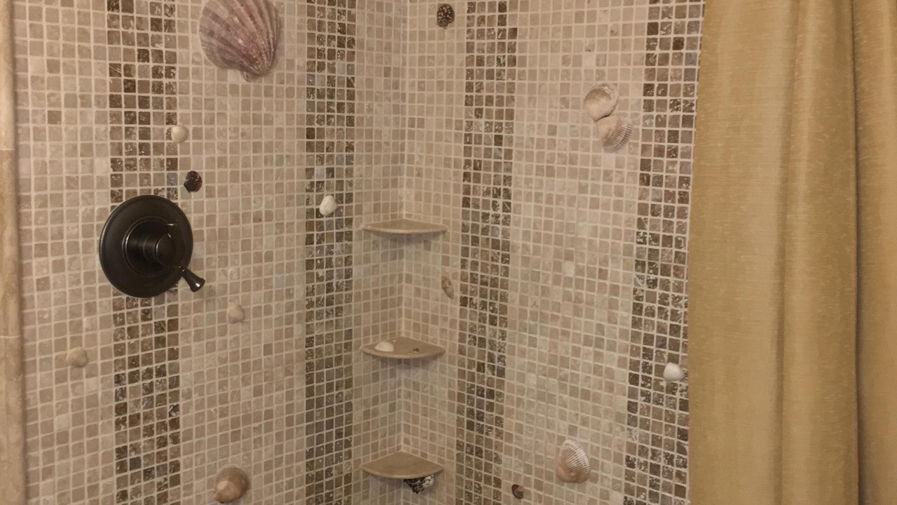 Photo of Bathroom in Rollingbay
