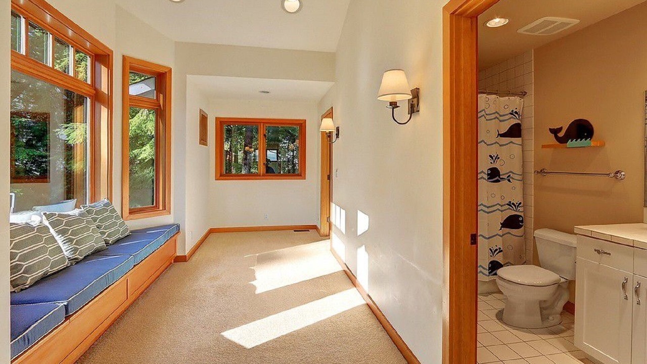Photo of Bathroom in Rollingbay