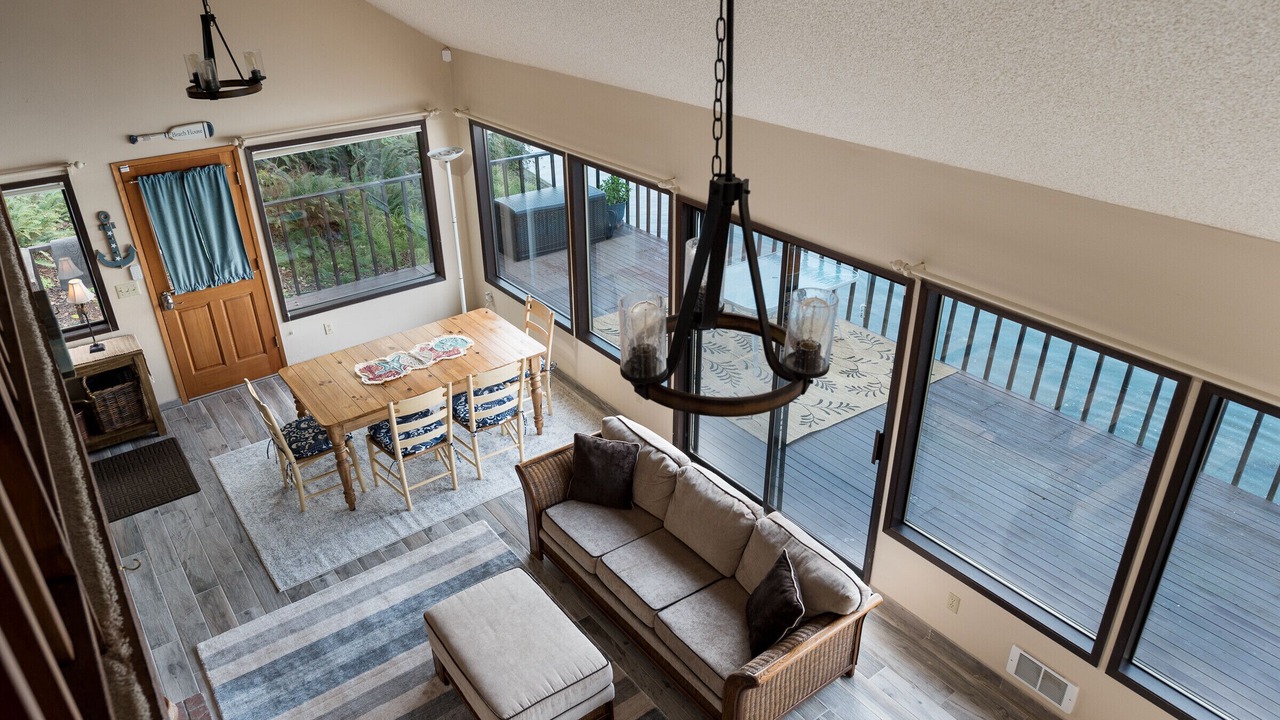 Photo of Livingroom in Langley