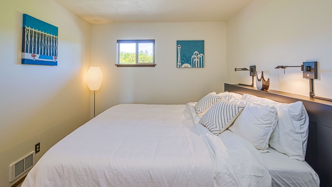 Photo of Bedroom in Moclips