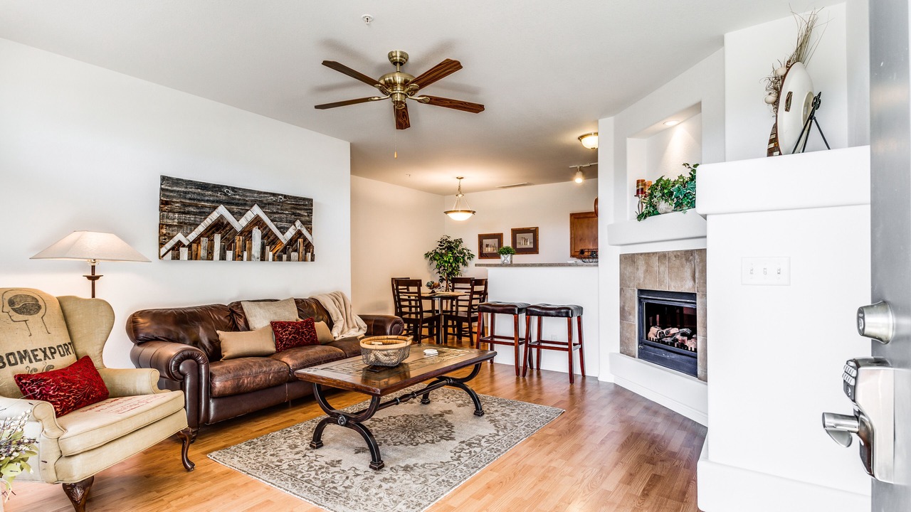 Photo of Livingroom in Castle Rock
