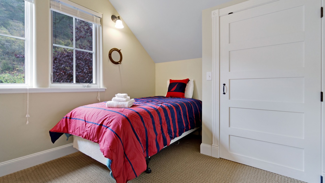 Photo of Bedroom in Eastsound