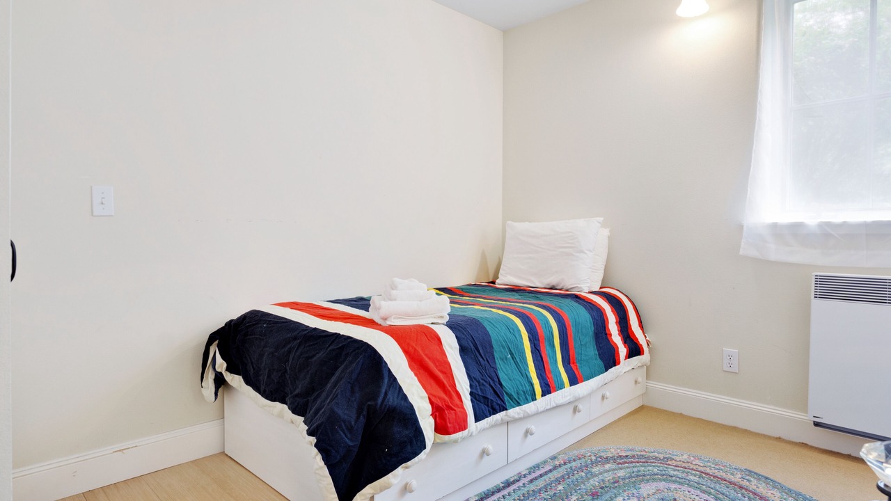 Photo of Bedroom in Eastsound