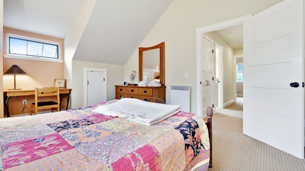 Photo of Bedroom in Eastsound