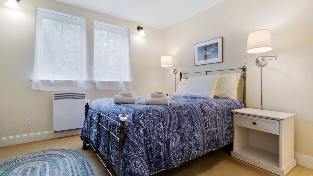 Photo of Bedroom in Eastsound