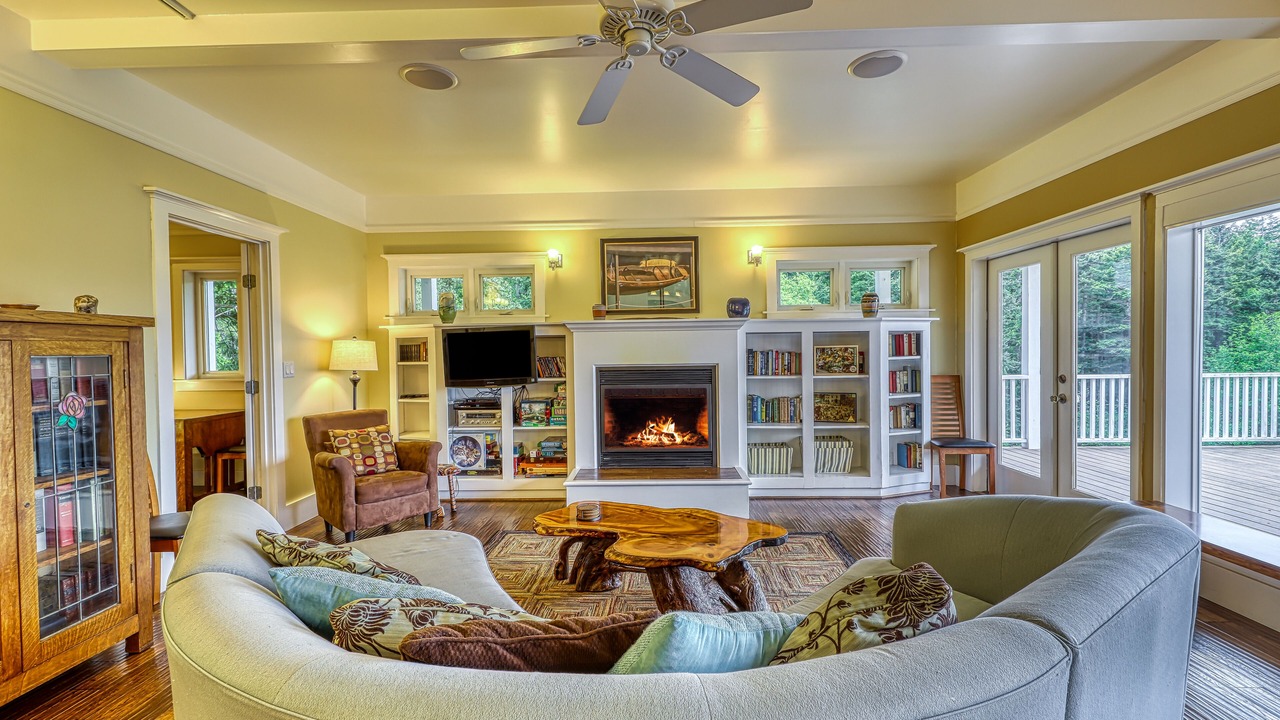 Photo of Livingroom in Eastsound