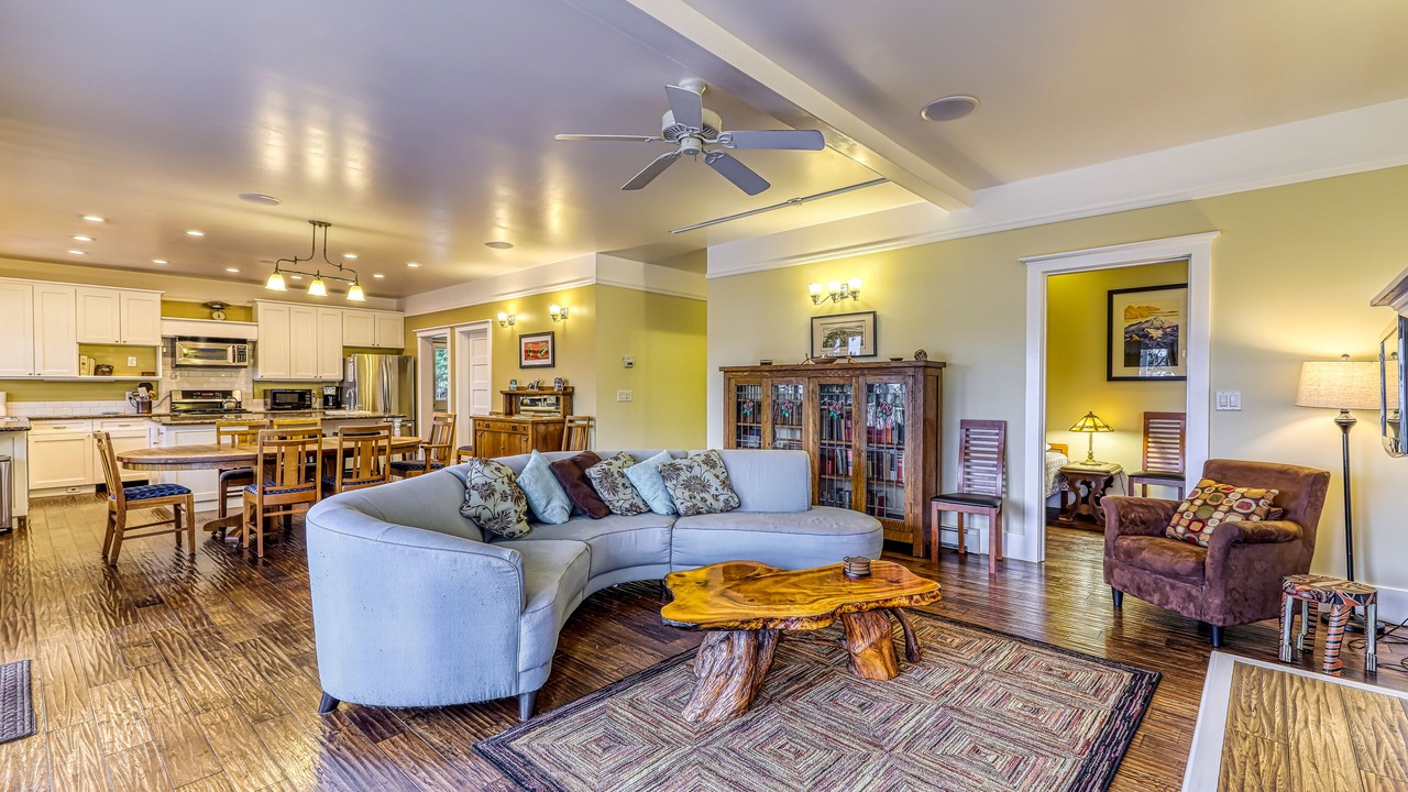Photo of Livingroom in Eastsound