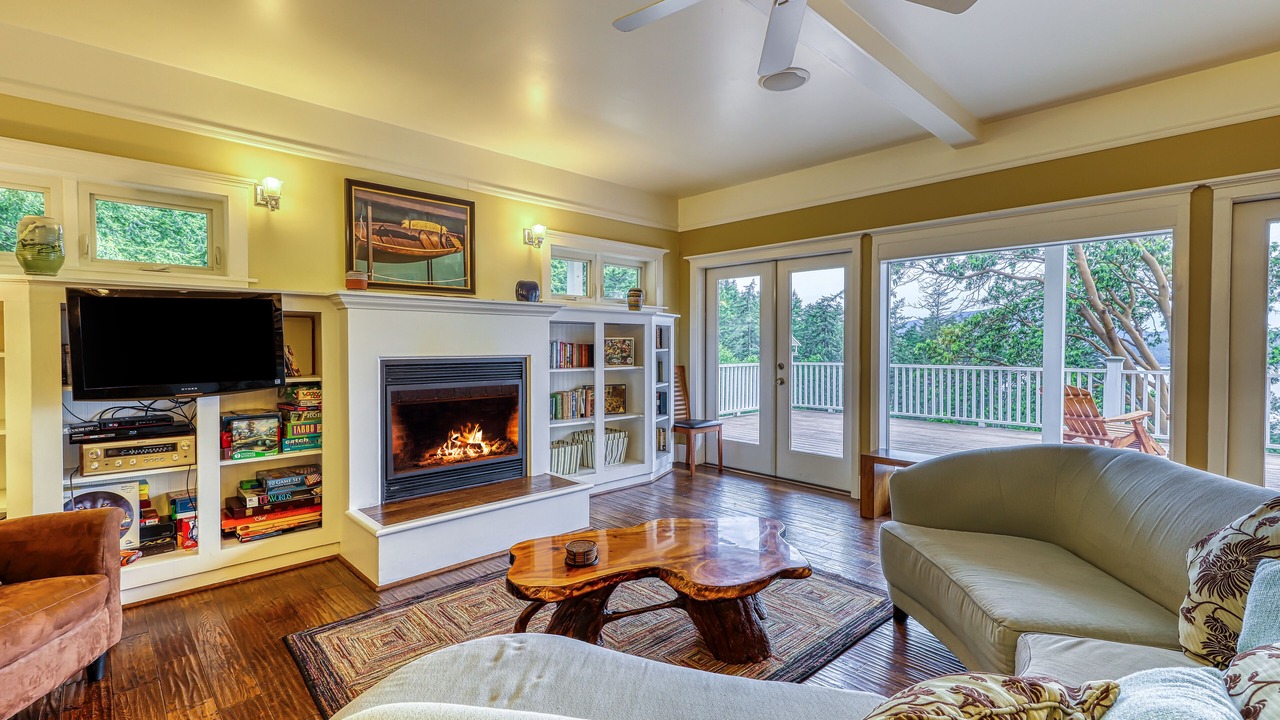 Photo of Livingroom in Eastsound