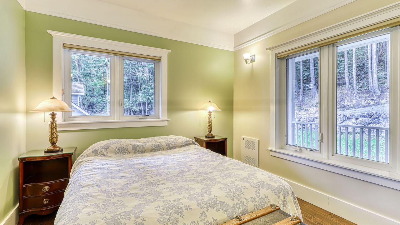 Photo of Bedroom in Eastsound