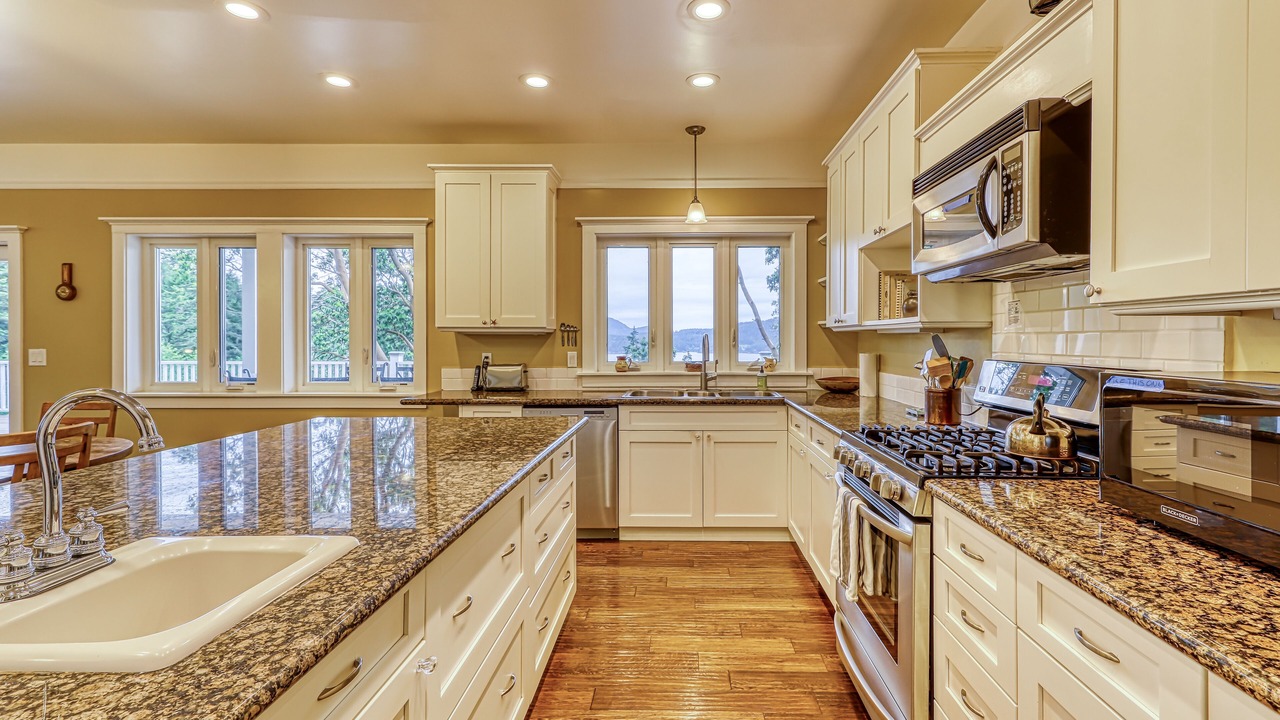 Photo of Kitchen in Eastsound
