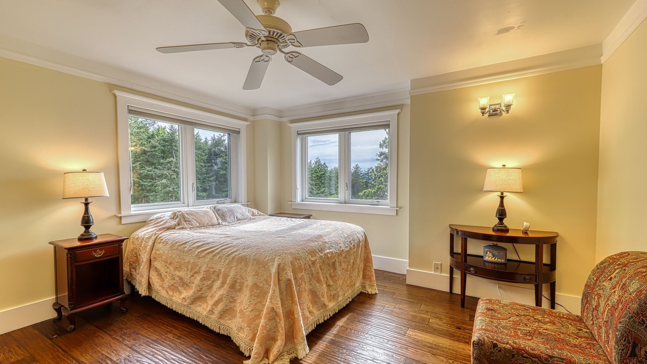 Photo of Bedroom in Eastsound