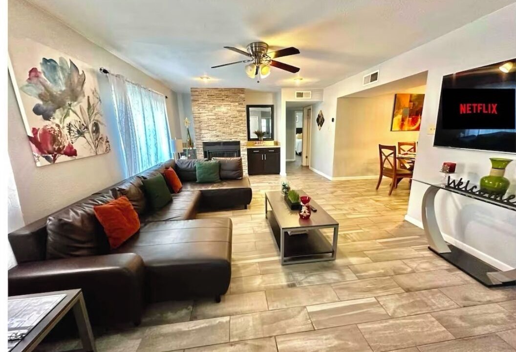 Photo of Livingroom in Biggs Field